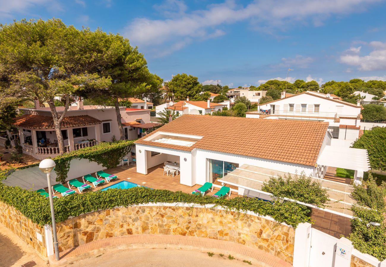 El entorno de la villa Raquel te ayudará a desconectar y pasar unas estupendas vacaciones en Menorca